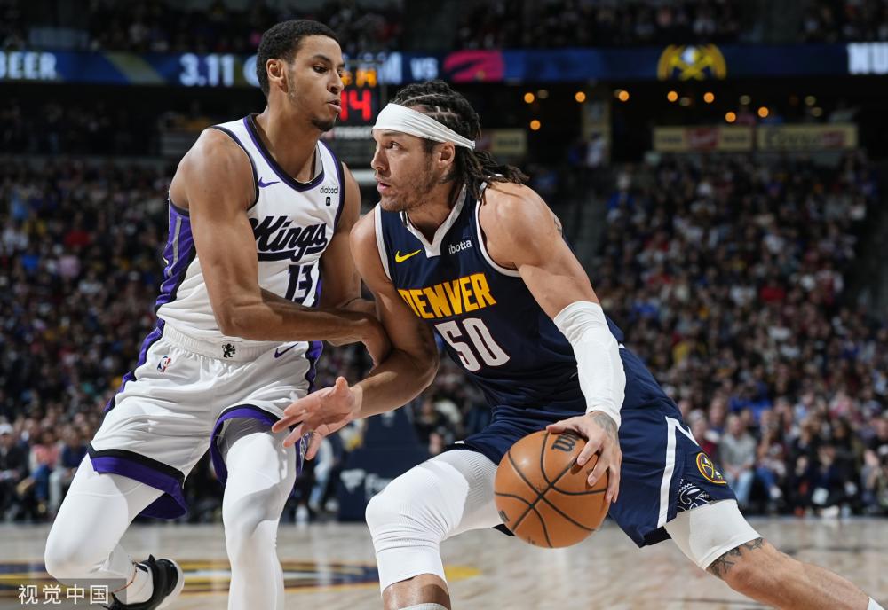 正在与多方 正在与多方